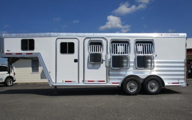 2014 Featherlite 3 Horse Trailer