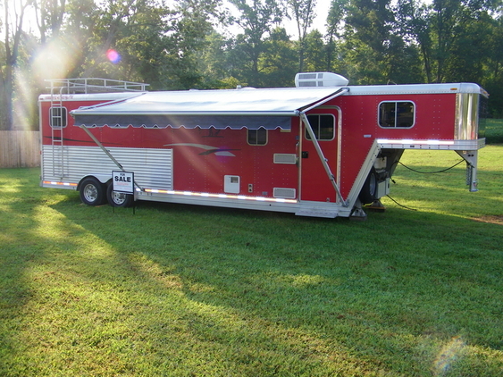 2008 Featherlite 4 Horse LQ Slideout
