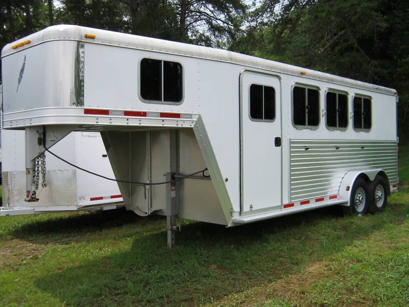 2009 Featherlite GN 3 Horse Trailer