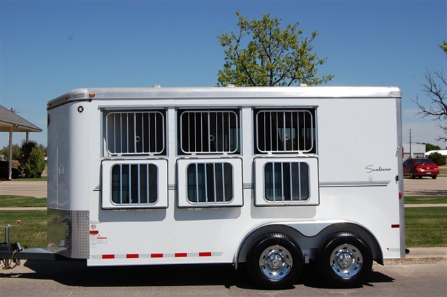 2015 Sundowner Sportman 3 Horse Trailer