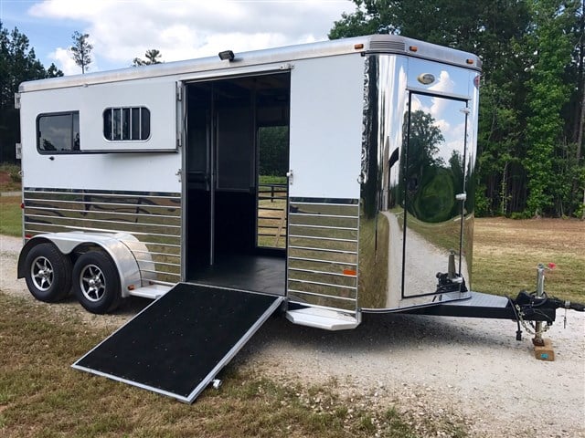 2010 Sundowner Sunlite 2 Horse Trailer